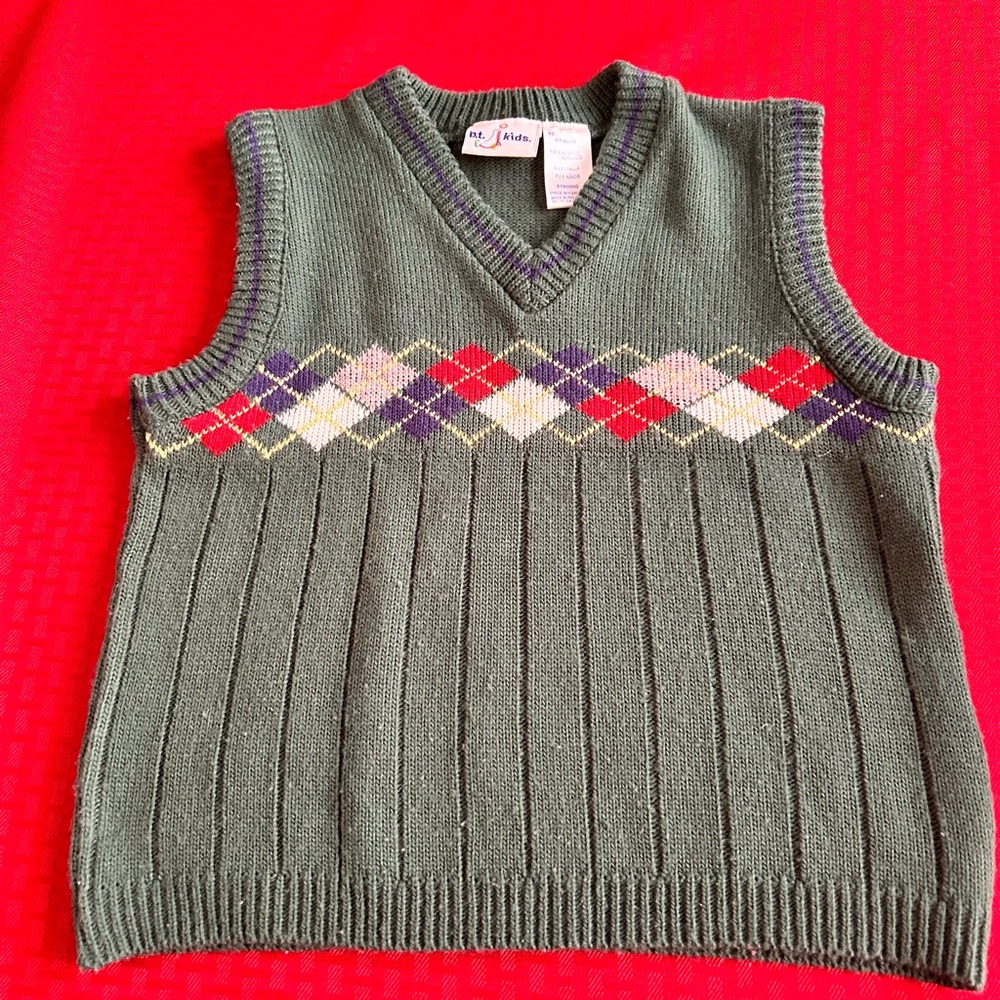 Vintage B.T. Kids Green Argyle Vest. Sized 7 boys.